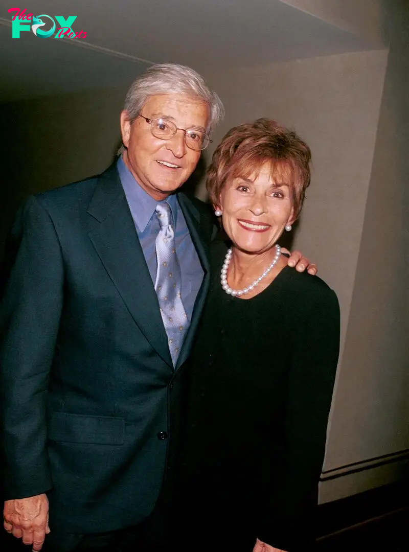 Jerry and Judy Sheindlin attend Merv Griffin's Coconut Club for a special performance on January 13, 2001, in Beverly Hills, California. | Source: Getty Images