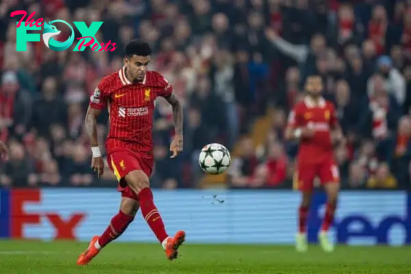 LIVERPOOL, ENGLAND - Wednesday, October 2, 2024: Liverpool's Luis Díaz scores the first goal during the UEFA Champions League game between Liverpool FC and Bologna FC 1909 at Anfield. (Photo by David Rawcliffe/Propaganda)