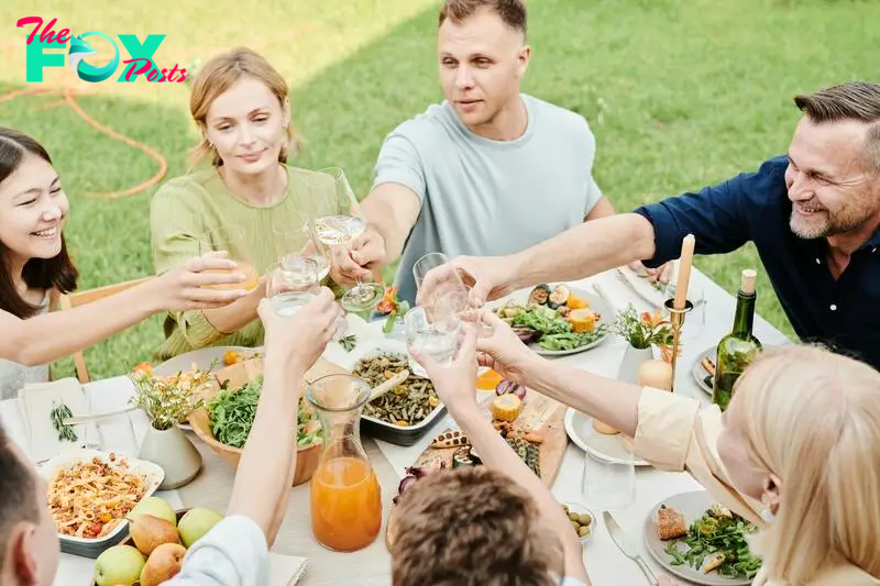 Family picnic | Source: Pexels