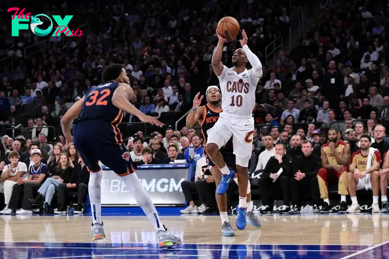 Cleveland Cavaliers guard Darius Garland (10) 