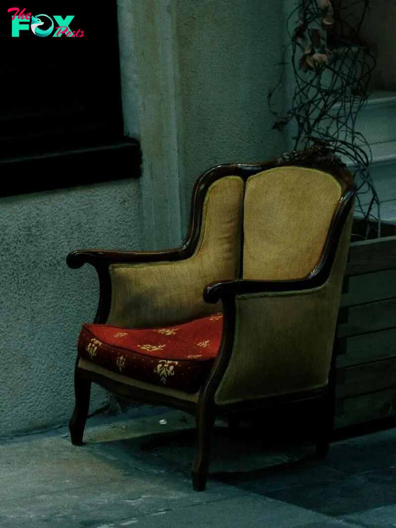 An old chair | Source: Pexels