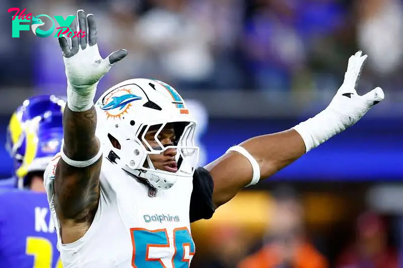 INGLEWOOD, CALIFORNIA - NOVEMBER 11: Quinton Bell #56 of the Miami Dolphins reacts to a missed field goal against the Los Angeles Rams during the third quarter in the game at SoFi Stadium on November 11, 2024 in Inglewood, California.   Ronald Martinez/Getty Images/AFP (Photo by RONALD MARTINEZ / GETTY IMAGES NORTH AMERICA / Getty Images via AFP)