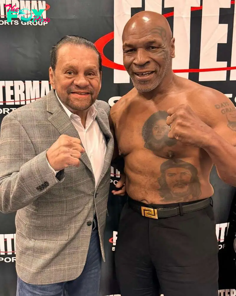 Los excampeones Roberto Durán y Mike Tyson en Virginia.