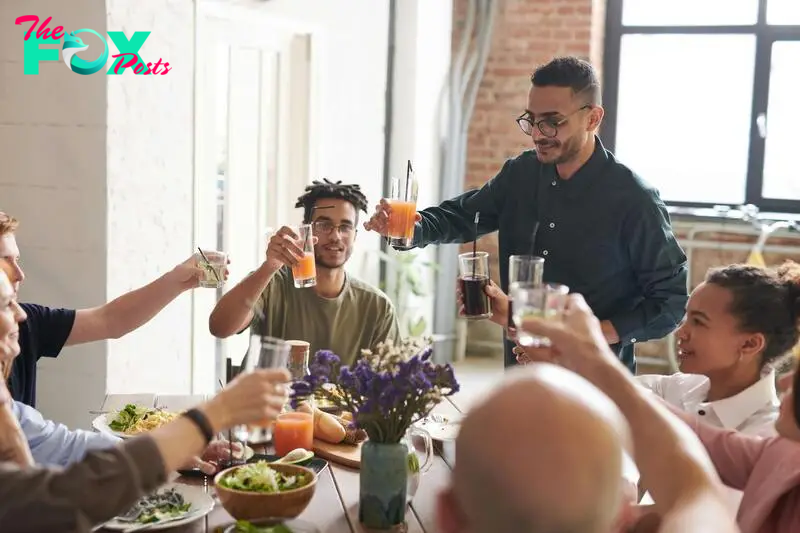 People enjoying a dinner party | Source: Pexels