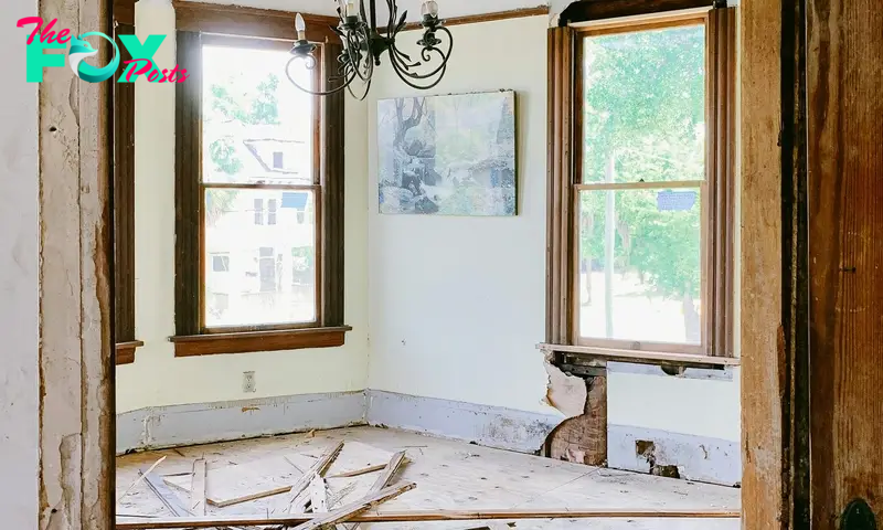 A room with its floored stripped out | Source: Pexels