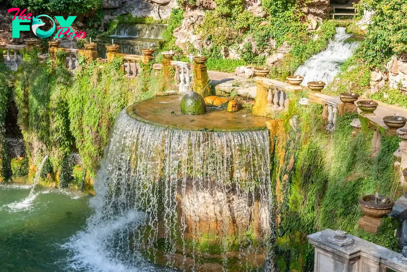 Oval Fountain In Villa D'este