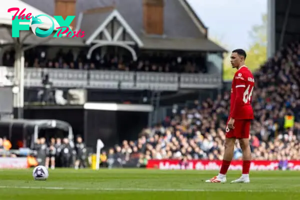 LONDON, ENGLAND - Sunday, April 21, 2024: Liverpool's Trent Alexander-Arnold stands over the ball before scoring the opening goal from a free-kick during the FA Premier League match between Fulham FC and Liverpool FC at Craven Cottage. Liverpool won 3-1. (Photo by David Rawcliffe/Propaganda)