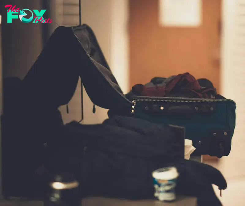 An open suitcase | Source: Pexels