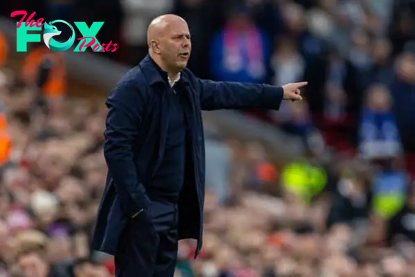 LIVERPOOL, ENGLAND - Saturday, November 2, 2024: Liverpool's head coach Arne Slot during the FA Premier League match between Liverpool FC and Brighton & Hove Albion FC at Anfield. (Photo by David Rawcliffe/Propaganda)