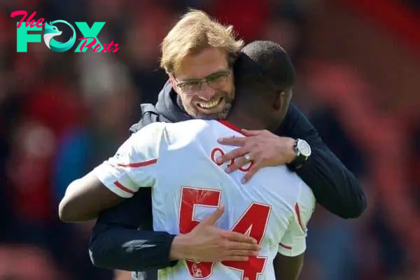 BOURNEMOUTH, ENGLAND - Sunday, April 17, 2016: Liverpool's manager Jürgen Klopp hugs Sheyi Ojo after the 2-1 victory over Bournemouth during the FA Premier League match at Dean Court. (Pic by David Rawcliffe/Propaganda)