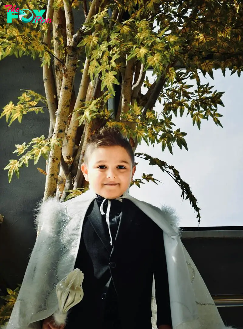 A little boy in a suit | Source: Pexels