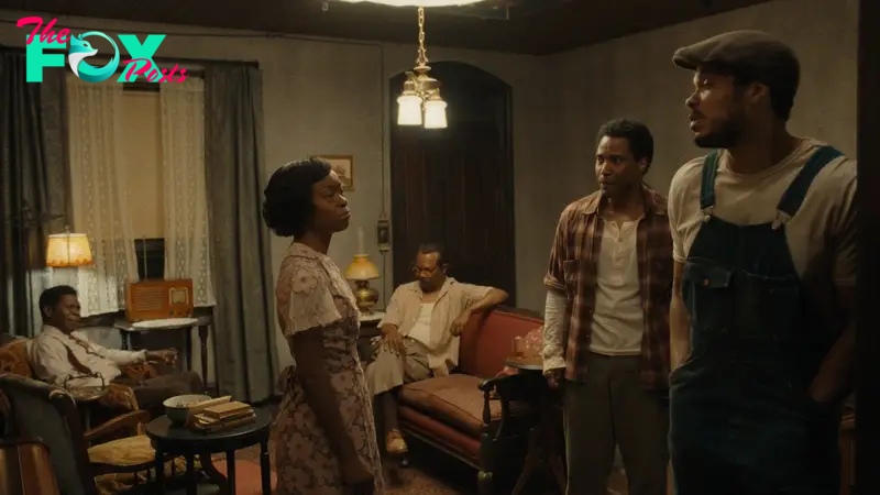 The Piano Lesson. (L-R) Michael Potts as Wining Boy, Danielle Deadwyler as Berniece, Samuel L. Jackson as Doaker Charles, John David Washington as Boy Willie and Ray Fisher as Lymon in The Piano Lesson. Cr. Courtesy of Netflix