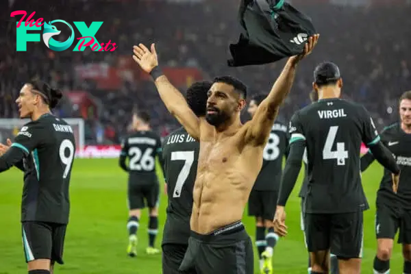 SOUTHAMPTON, ENGLAND - Sunday, November 24, 2024: Liverpool's Mohamed Salah celebrates after scoring the third goal during the FA Premier League match between Southampton FC and Liverpool FC at St Mary's Stadium. (Photo by David Rawcliffe/Propaganda)