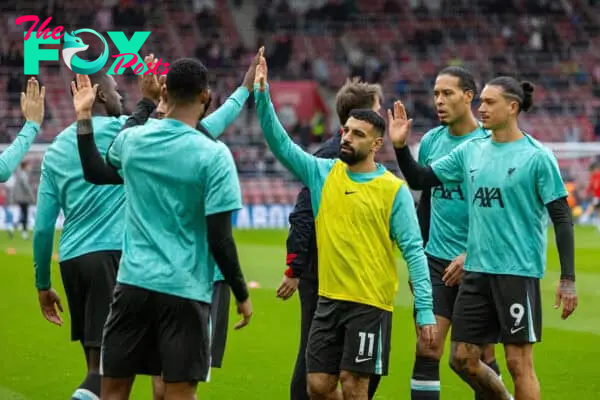 SOUTHAMPTON, ENGLAND - Sunday, November 24, 2024: Liverpool's Mohamed Salah high-five's team-mates during the pre-match warm-up before the FA Premier League match between Southampton FC and Liverpool FC at St Mary's Stadium. (Photo by David Rawcliffe/Propaganda)