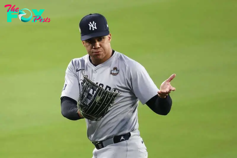 LOS ANGELES, CALIFORNIA - OCTOBER 26: Juan Soto #22 of the New York Yankees reacts after making a catch for an out against the Los Angeles Dodgers in the third inning during Game Two of the 2024 World Series at Dodger Stadium on October 26, 2024 in Los Angeles, California.   Steph Chambers/Getty Images/AFP (Photo by Steph Chambers / GETTY IMAGES NORTH AMERICA / Getty Images via AFP)