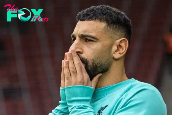 SOUTHAMPTON, ENGLAND - Sunday, November 24, 2024: Liverpool's Mohamed Salah during the pre-match warm-up before the FA Premier League match between Southampton FC and Liverpool FC at St Mary's Stadium. (Photo by David Rawcliffe/Propaganda)