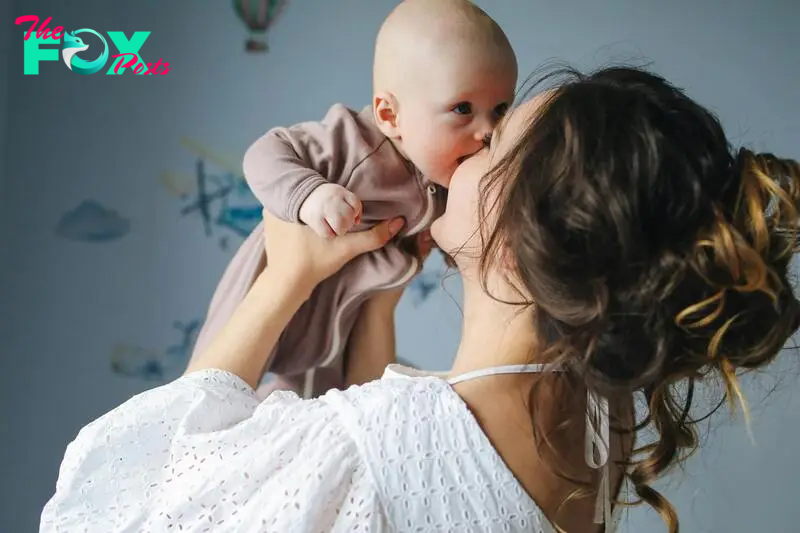 A mam and her baby | Source: Pexels