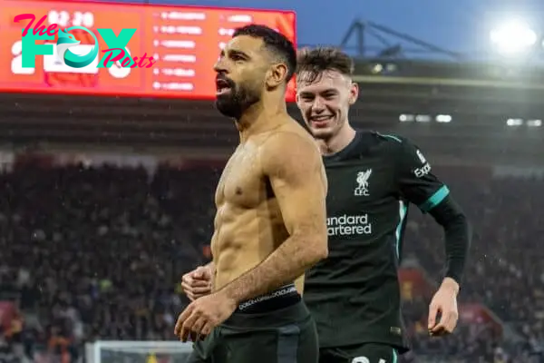 SOUTHAMPTON, ENGLAND - Sunday, November 24, 2024: Liverpool's Mohamed Salah celebrates after scoring the third goal during the FA Premier League match between Southampton FC and Liverpool FC at St Mary's Stadium. (Photo by David Rawcliffe/Propaganda)