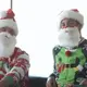 Classic video: Norris and Ricciardo decorate Christmas trees blindfolded!