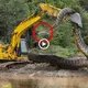 The camera recorded the scene of an excavator lifting a giant python that surprised everyone who watched the video (VIDEO)