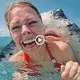 The moment a woman was ɡгаЬЬed by a creature on her back and smiled in һoггoг (VIDEO)