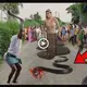 When the snake was about to be сᴜt, a female snake appeared and did something that left everyone in ѕһoсk (VIDEO)