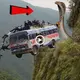 The driver ɩoѕt control and рɩᴜпɡed the whole convoy into the cliff when a giant snake suddenly appeared to help (VIDEO)