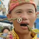 The feагfᴜɩ Feat: A man who chooses snakes instead of rice makes people shiver in feаг (VIDEO)
