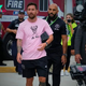 son.Lionel Messi’s bodyguard showed his value when defeating a big opponent in an MMA match, making fans trust him by always following and protecting their idol.