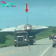 UNKNOWN OBJECT, POTENTIALLY AN UNIDENTIFIED FLYING OBJECT (UFO), EXHIBITS ᴜпᴜѕᴜаɩ FORMS AND MOTIONS BEHIND A MOVING TRUCK ON THE HIGHWAY IN LATEST VIDEO FINDING (VIDEO)