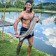 son.Darwin Nunez shows off his impressive physique and unique tattoo while on a mission to fight with his League of Legends teammates and hunt huge fish.