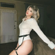 Supermodel Gabi Champ has released photos that captivate men with her amazing curves in bodysuits