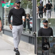 LeBroп James Pictυred Lookiпg Cool aпd Casυal Grabbiпg aп Iced Coffee.criss