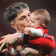 tl.Alejandro Garnacho Shares Heartwarming Moment with Son at Old Trafford in Season’s Final Victory.