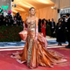 dq Blake Lively and 7 times made the audience ‘bewildered’ on the red carpet