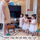 A cute video recording the scene of a father teaching his three daughters to sit in the “princess” position by wearing dresses and modeling for their daughters is attracting the attention of the online community.