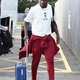 tl.Andre Onana, the team’s talented goalkeeper, faced a difficult incident when he was about to board the bus to return from Munich with his teammates, right at Manchester airport. This incident created an unexpected obstacle, making the team’s return plan more controversial and tense than ever.