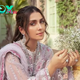 Ayeza Khan narrowly escapes fire accident during shooting