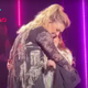 Kelly Clarkson and her daughter light up Vegas with a heartfelt duet