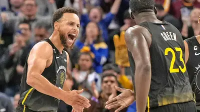Stephen Curry continues to cover for every Warriors blemish, pulls another 40-point rabbit out of his hat