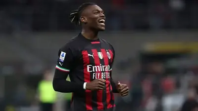 Rafael Leao: Chelsea target's father offers update on AC Milan future