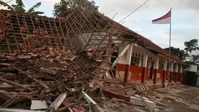 Death toll from Indonesia earthquake rises to 271 as search effort intensifies