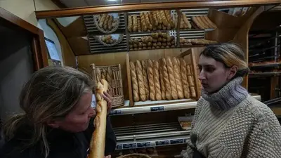 Crunch time: UN puts baguette on cultural heritage list
