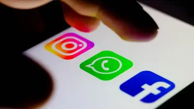 Warning for millions of iPhone, Android users over fake Instagram ‘top nine’ photo collage apps