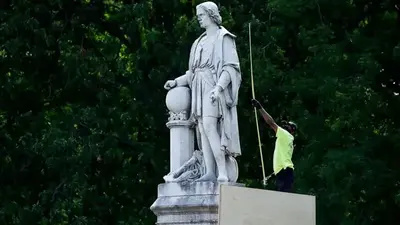 Philadelphia ordered to remove box covering Columbus statue