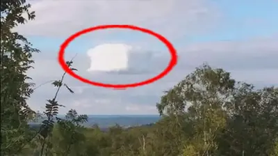 A Strange Cubic Cloud Was Filmed In England (Video)
