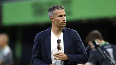 Robin van Persie shares thoughts on working with Erik ten Hag