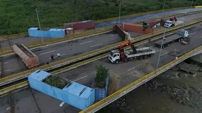 Colombia, Venezuela open key binational bridge as ties warm