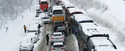 Cars collide on icy road in South Korea; 1 dead, dozens hurt