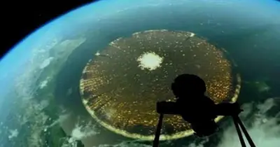 Enormous 3000 Miles Wide UFO Disc Filmed From International Space Station